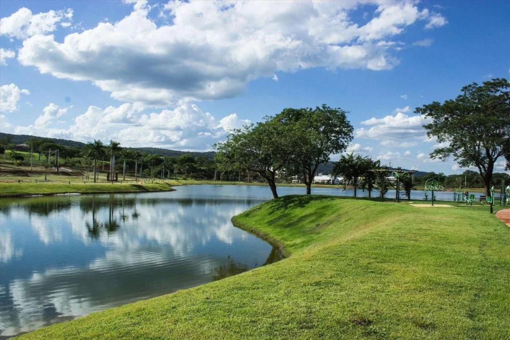 Residência Gran Royalle — Lago e paisagem do condomínio Gran Royalle